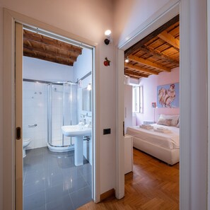 Doccia, asciugacapelli, bidet