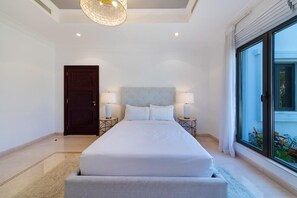 Luxury-Villa, Balkon, Strandblick | Bügeleisen/Bügelbrett, kostenloses WLAN