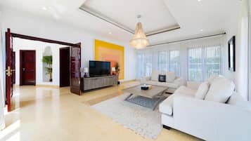 Luxury-Villa, Balkon, Strandblick | Wohnbereich