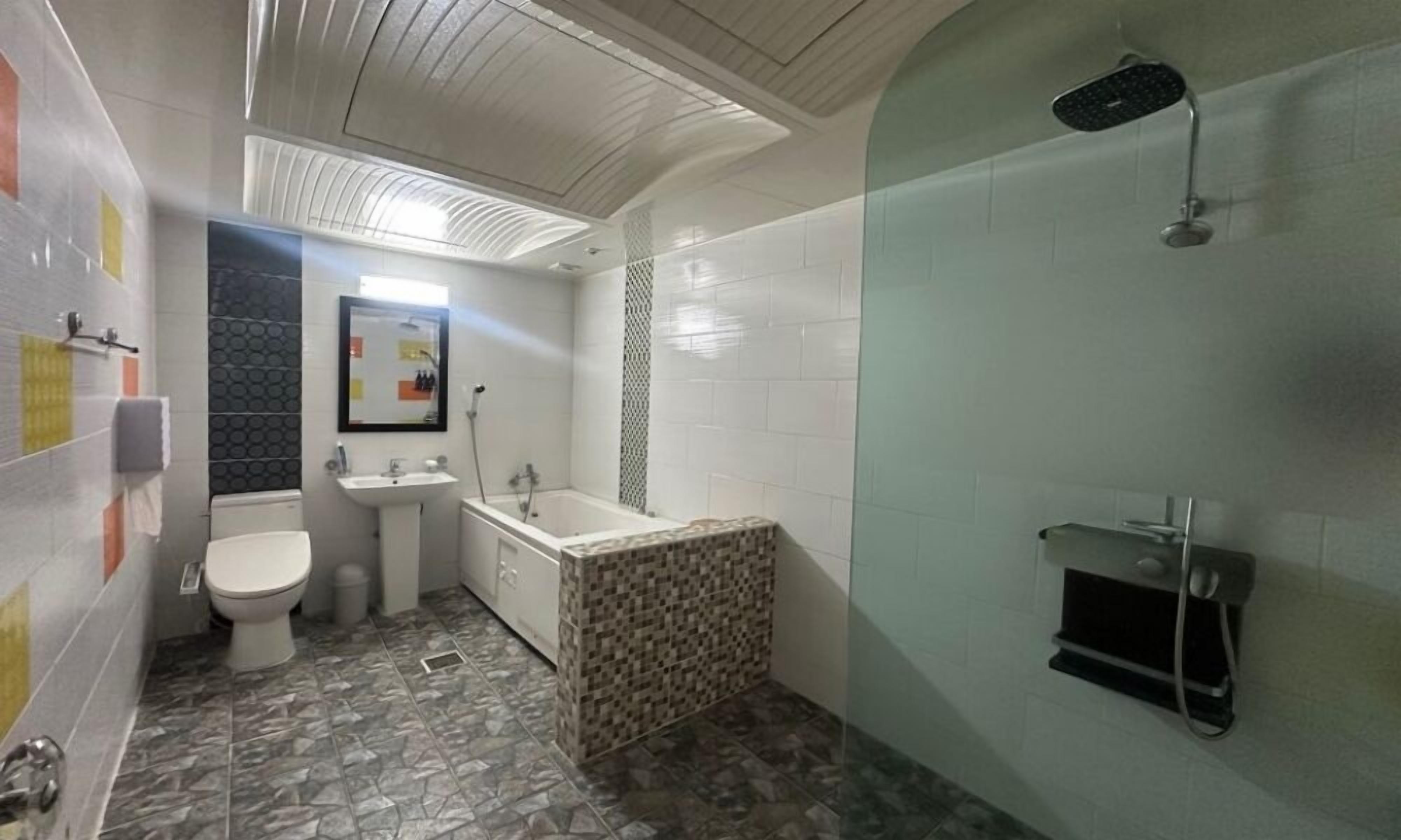 Decoración personalizada, muebles diferentes y escritorio 