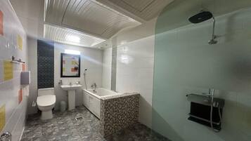 Decoración personalizada, muebles diferentes y escritorio