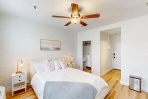 1 bedroom, desk, iron/ironing board, WiFi