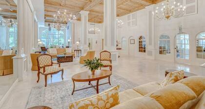 Palm Beach Condo 5 Mins to Beach Heated Pool