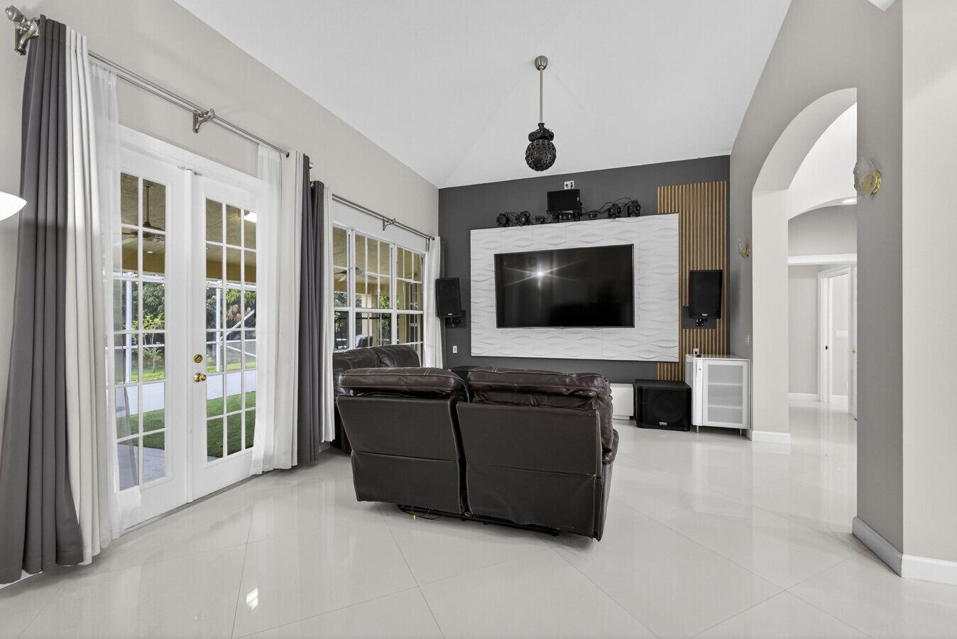 Televisor i llar de foc 