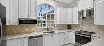 Sleeps 8 West Palm Large House Pet Friendly