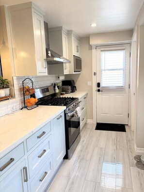 Microwave, oven, stovetop, dishwasher