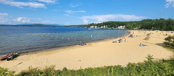 Lovely 2-bedroom condo in Laconia with AC, WiFi. Enjoy your stay