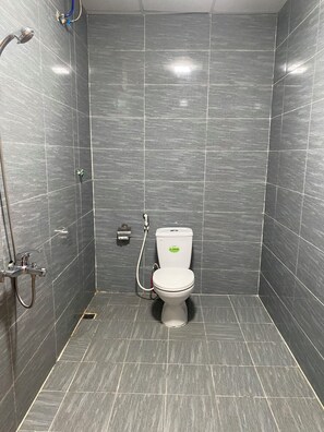 تجهيزات دش، مجففات شعر، مناشف، صابون