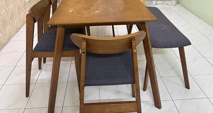 Charming 3-bedroom house with WiFi, AC in nice Banting