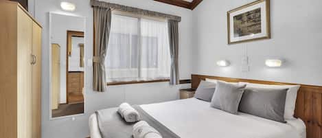 3 bedrooms, iron/ironing board, free WiFi