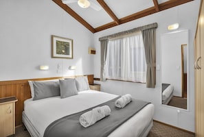 3 bedrooms, iron/ironing board, free WiFi