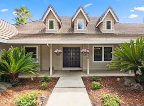 Exterior - Lake side relaxing resort for family and group retreat. (Granite Bay)