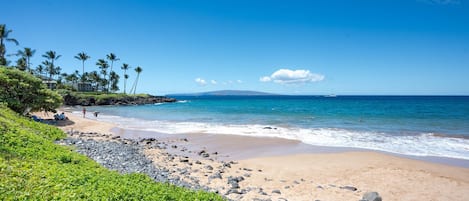 Una playa cerca
