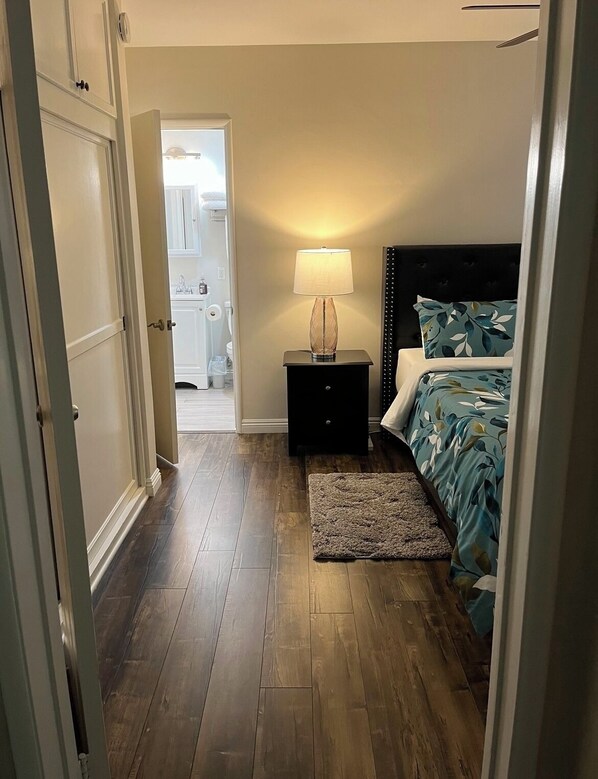 3 slaapkamers, een bureau, een strijkplank/strijkijzer, gratis wifi
