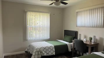 3 bedrooms, desk, iron/ironing board, free WiFi