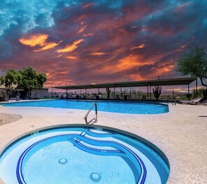 Pool - Luxury home Pool + Hot Tub King Suite near Mayo Clinic, Sonoran Preserve,Hiking  (Phoenix)