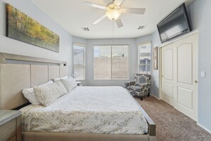 3 bedrooms, in-room safe, iron/ironing board, free WiFi