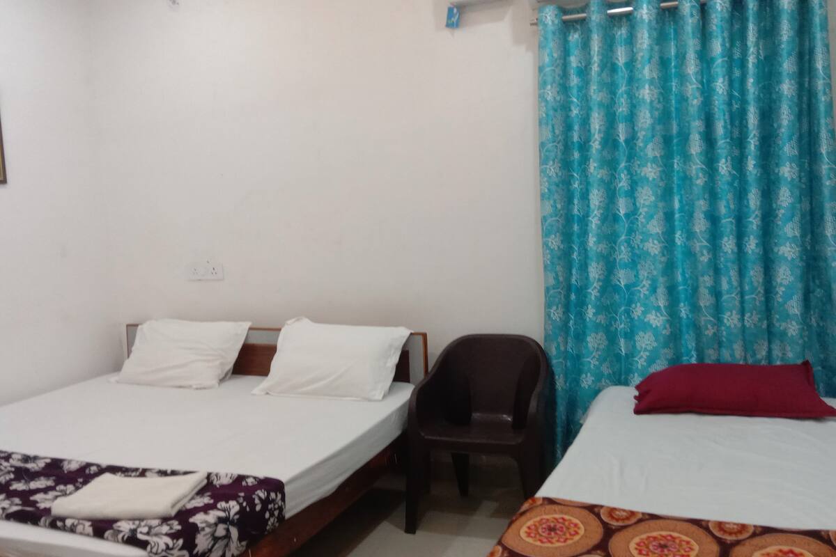 1 bedroom, free WiFi, bed sheets