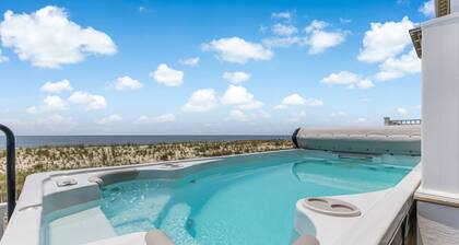 Newly Listed Oceanfront Home , Large Heated Swim Spa, Elevator, Easy Beach Access