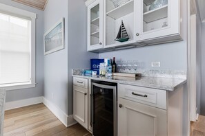 Unclassified image, 4 of 49, button