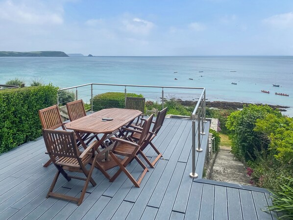 Outdoor dining - 3 bedroom accommodation in Portscatho (Portscatho)