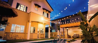 Charming 4-bedroom bungalow with private pool in beautiful coastal town Lumut