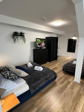 Superior Studio Suite | Free WiFi