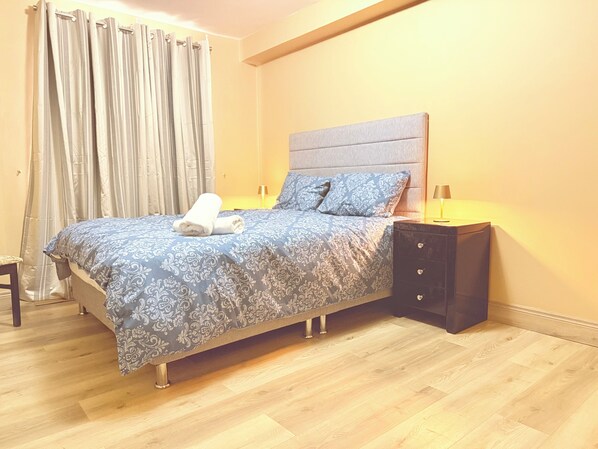 2 Schlafzimmer, Bügeleisen/Bügelbrett, WLAN, Bettwäsche