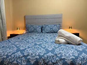 2 makuuhuonetta, silitysrauta/-lauta, Wi-Fi, vuodevaatteet