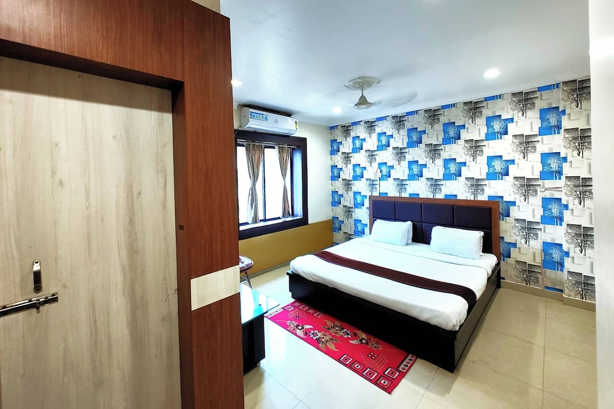 1 bedroom, hypo-allergenic bedding, in-room safe, soundproofing