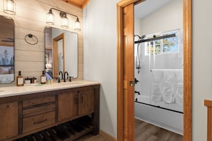 Bathroom - Lucky Paws (Big Bear City)