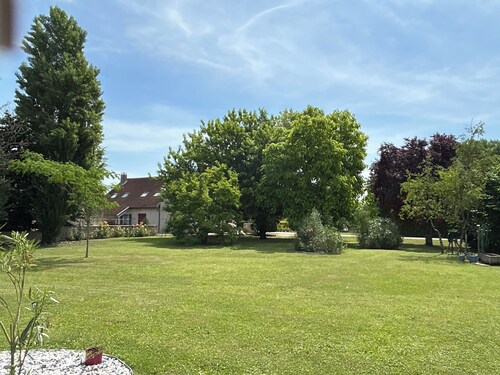 Country cottage ideal for family vacations large shady grounds