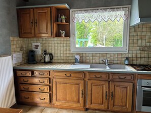 Micro-ondes, four, plaque de cuisson, lave-vaisselle