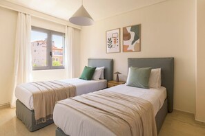 3 bedrooms, desk, iron/ironing board, free WiFi