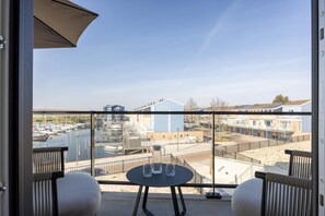 Terrace/patio - Apartment in Kortgene with Harbor Views (Kortgene)