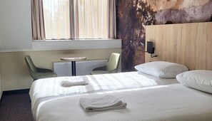 4 bedrooms, free WiFi, bed sheets