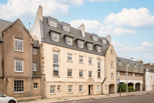 Century Court, North Street (No 9)
