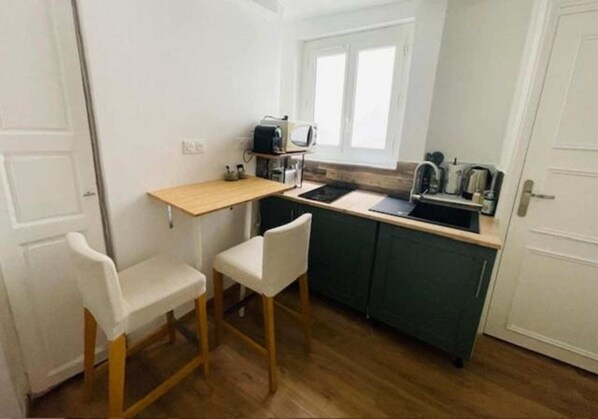 Microondas y cafetera o tetera