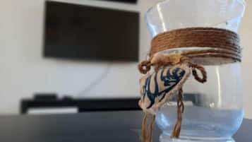 Télévision à écran plat de 32 pouces avec chaßnes par cùble