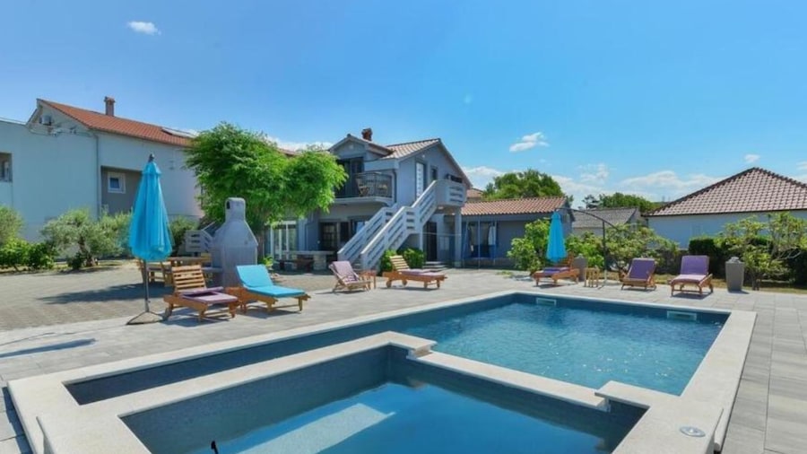 Apartments Franica With Heated Pool and Hot-tub