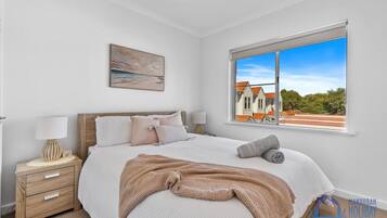 3 bedrooms, iron/ironing board, travel cot, free WiFi
