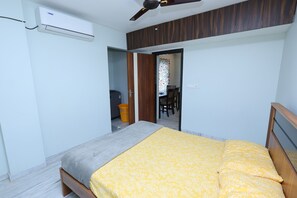 2 bedrooms, iron/ironing board, WiFi, bed sheets - 2BR Apartment in chennai/ WIFI/HOUSEKEEPING/FAMILY FRIENDLY (Chennai)