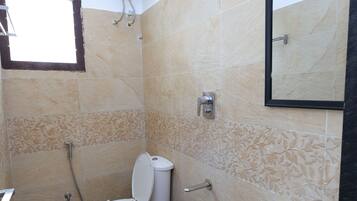 Bidet, Handtücher, Seife