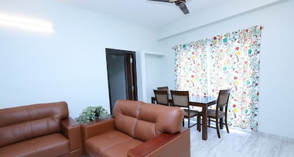 2BR Apartment in chennai/ WIFI/HOUSEKEEPING/FAMILY FRIENDLY