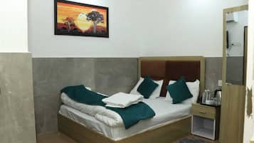 Double Room | Desk, laptop workspace, free WiFi