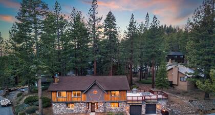 Geraldine Drive by AvantStay | Hot Tub, Views, Walk to Trails + Game Room