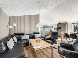 TV, fireplace - "Agnes" - 900m from the sea by Interhome (Ringkøbing)