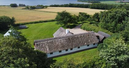 "Ă
sta" - 400m to the fjord by Interhome