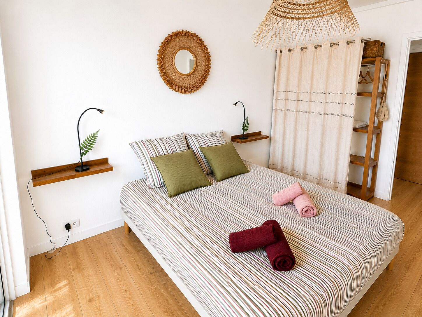 2 chambres, fer et planche à repasser, lit parapluie, Wi-Fi gratuit