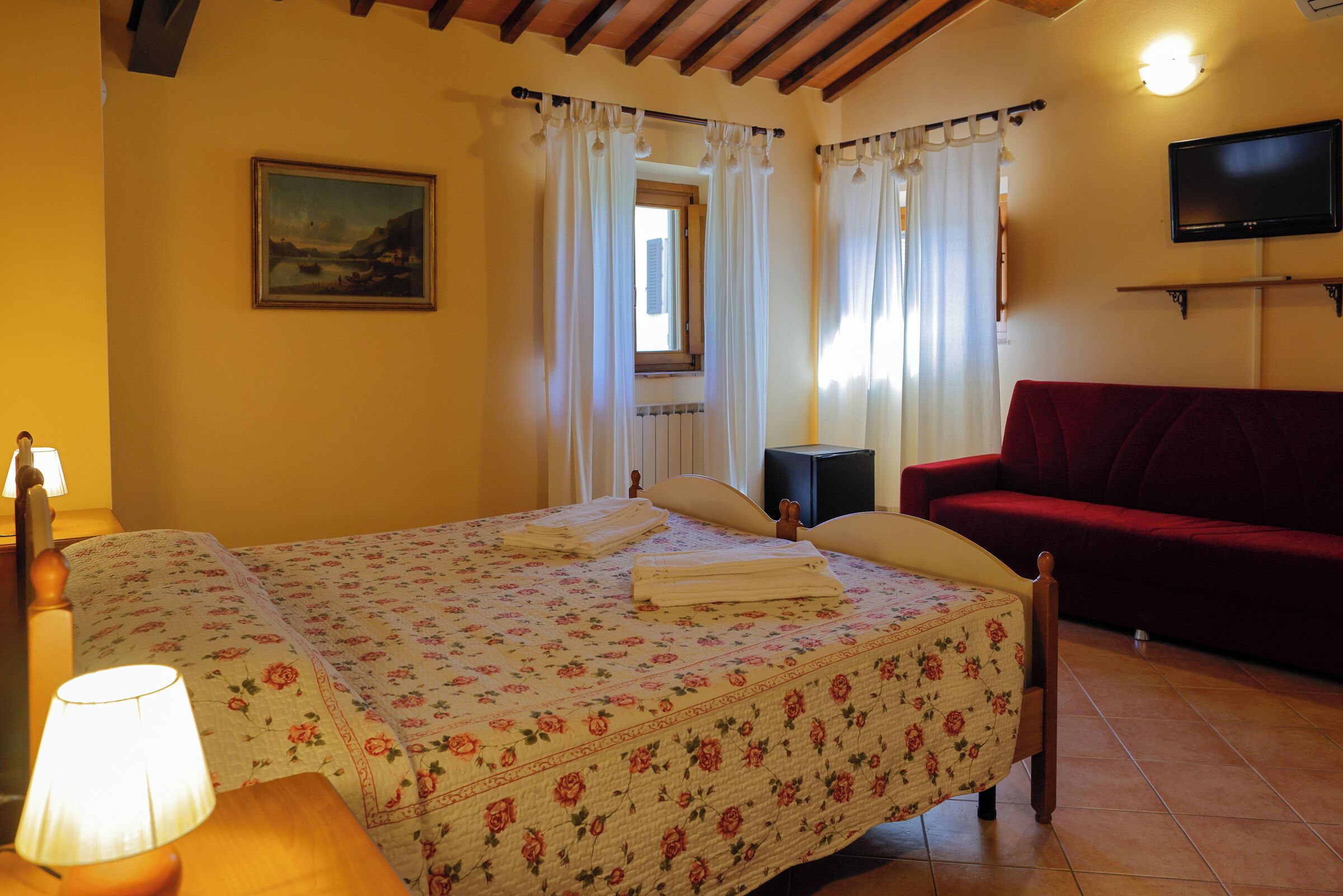 Camera Superior con letto matrimoniale o 2 letti singoli, vista collina | Una scrivania, Wi-Fi gratuito